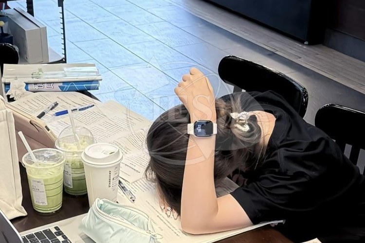 Áp Lực Học Tập Ở Hàn Quốc Có Nặng Không?